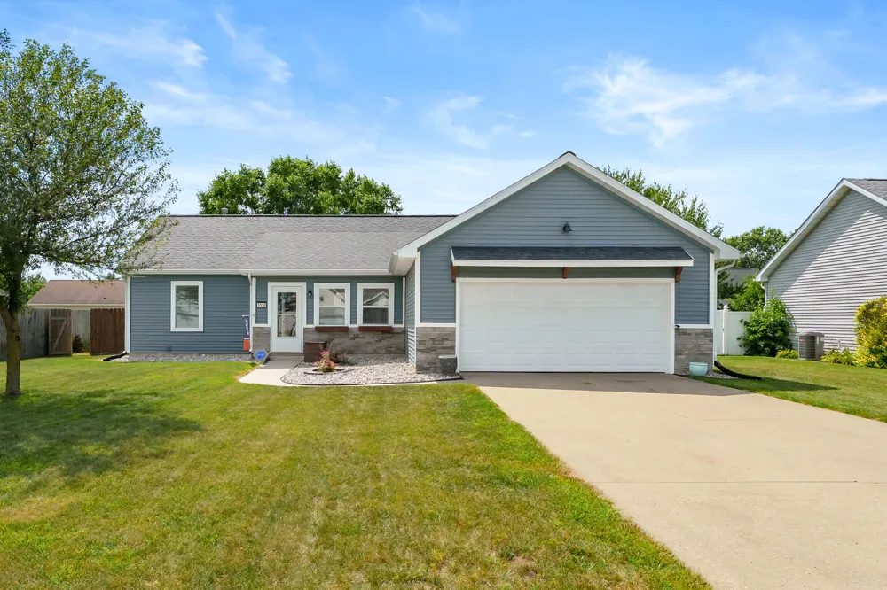 1138 Wintercherry Lane Vicksburg, MI 49097