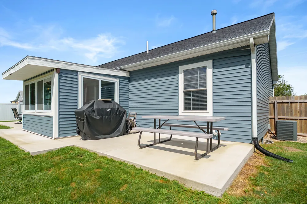 1138 Wintercherry Lane Vicksburg, MI 49097