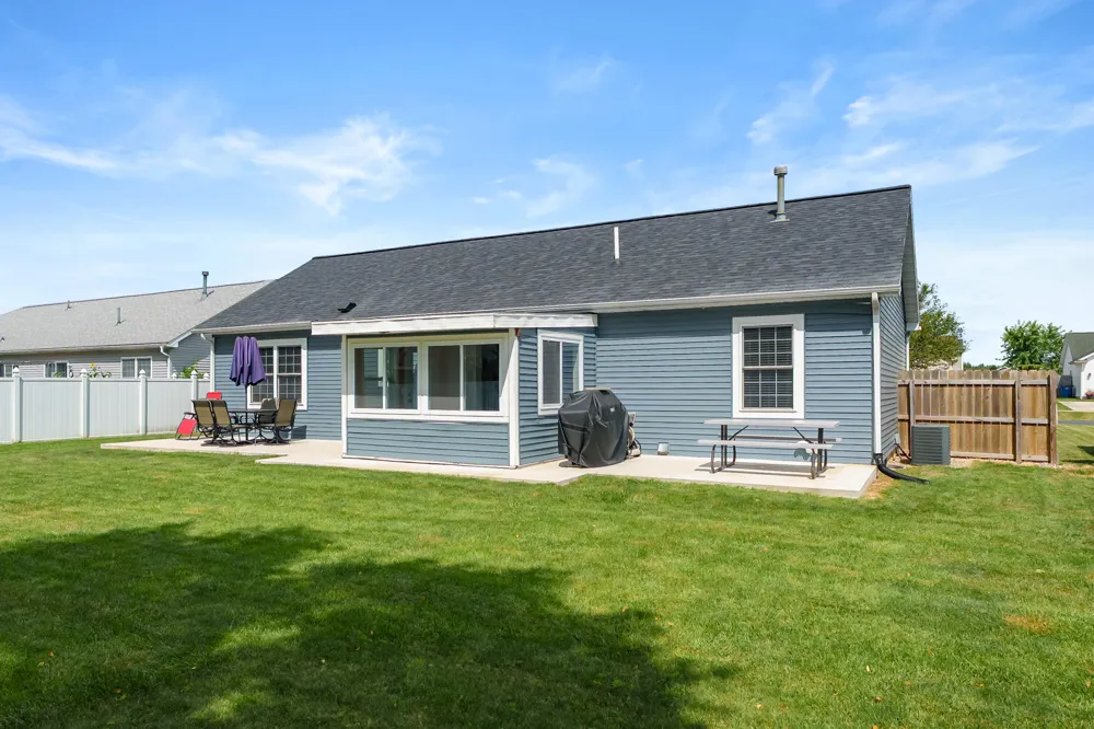 1138 Wintercherry Lane Vicksburg, MI 49097