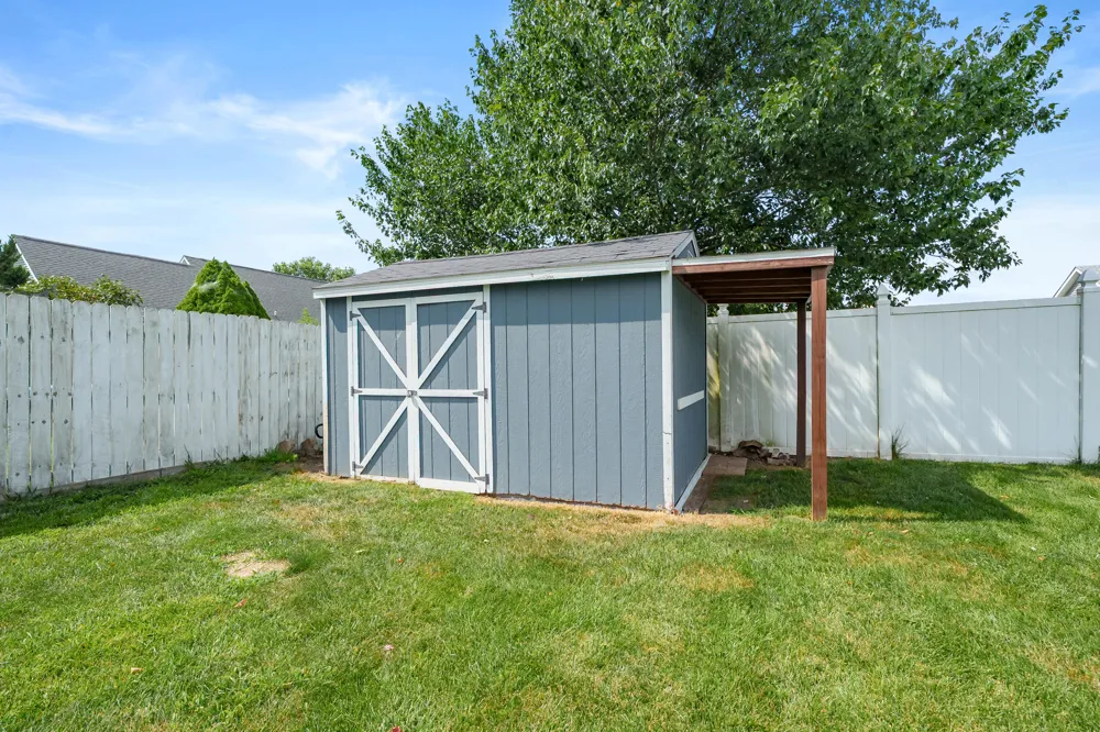 1138 Wintercherry Lane Vicksburg, MI 49097