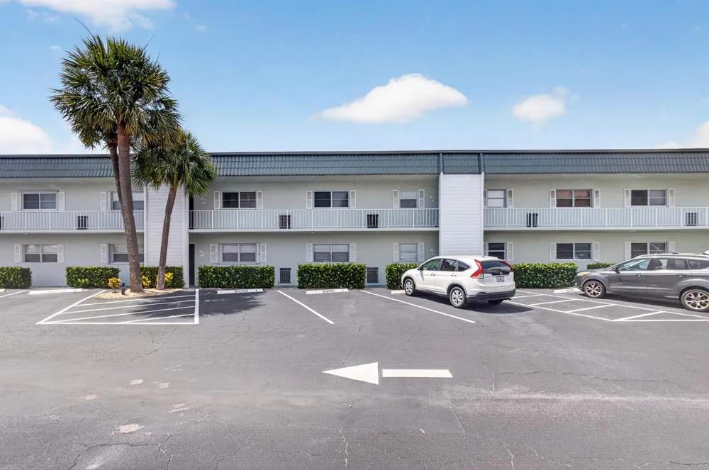 110 Wettaw Lane #106 North Palm Beach, FL 33408