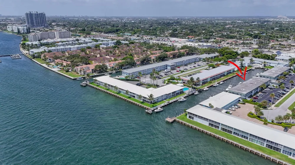 110 Wettaw Lane #106 North Palm Beach, FL 33408