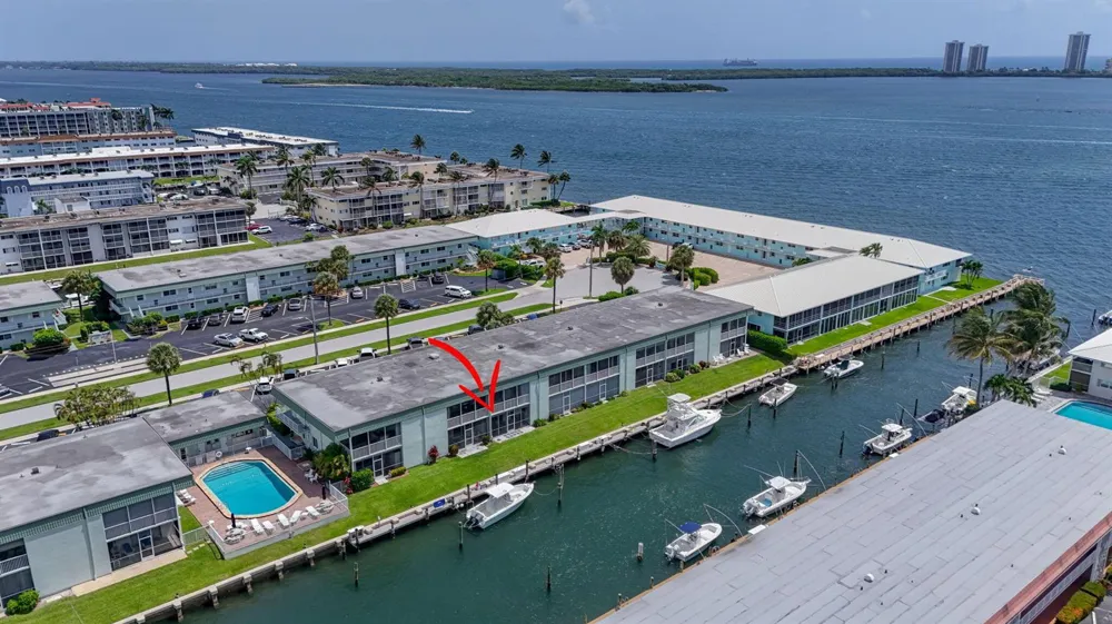 110 Wettaw Lane #106 North Palm Beach, FL 33408
