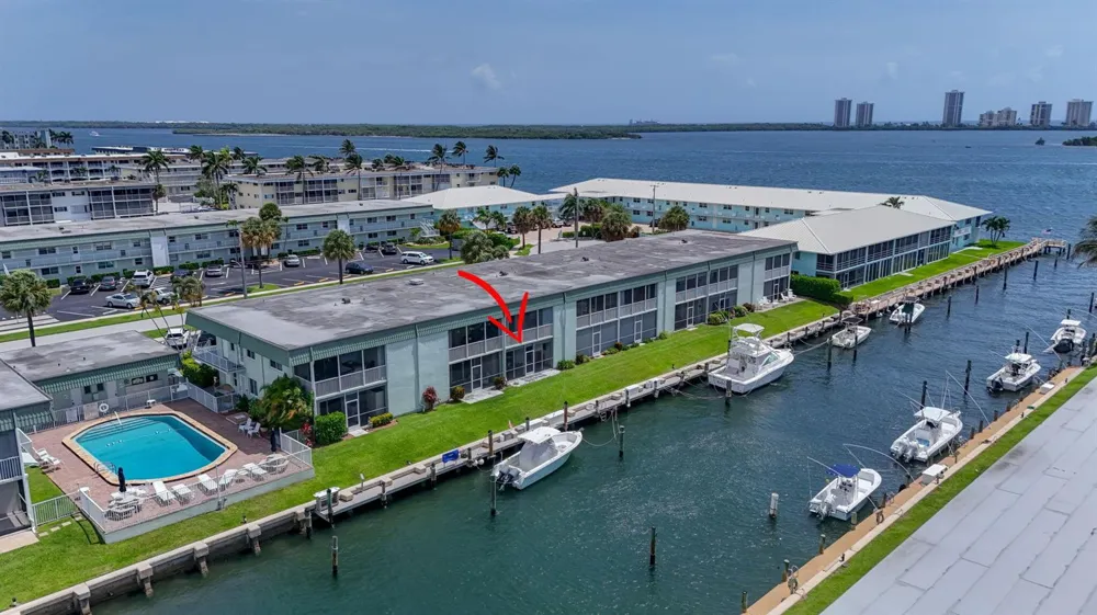 110 Wettaw Lane #106 North Palm Beach, FL 33408