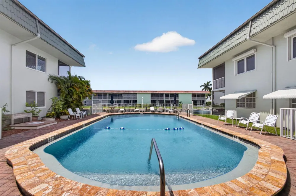 110 Wettaw Lane #106 North Palm Beach, FL 33408