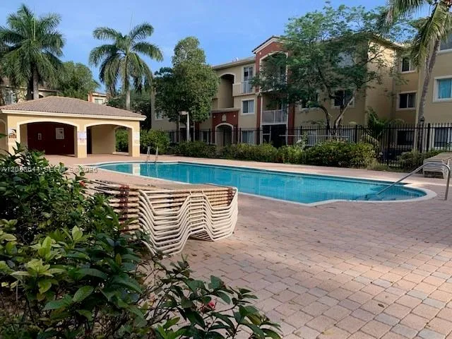 7085 Nova Dr #102 Davie, FL 33317