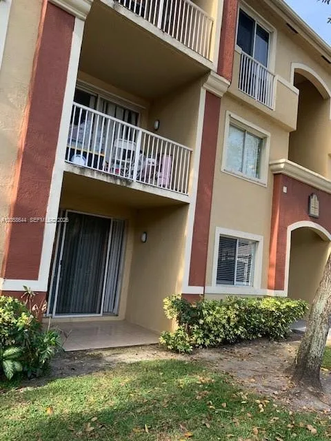 7085 Nova Dr #102 Davie, FL 33317