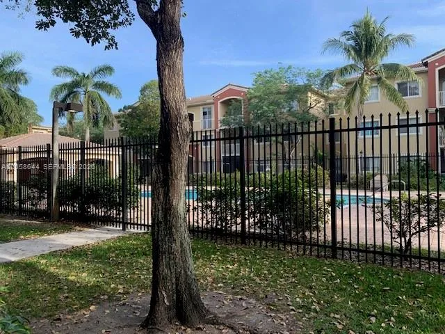 7085 Nova Dr #102 Davie, FL 33317