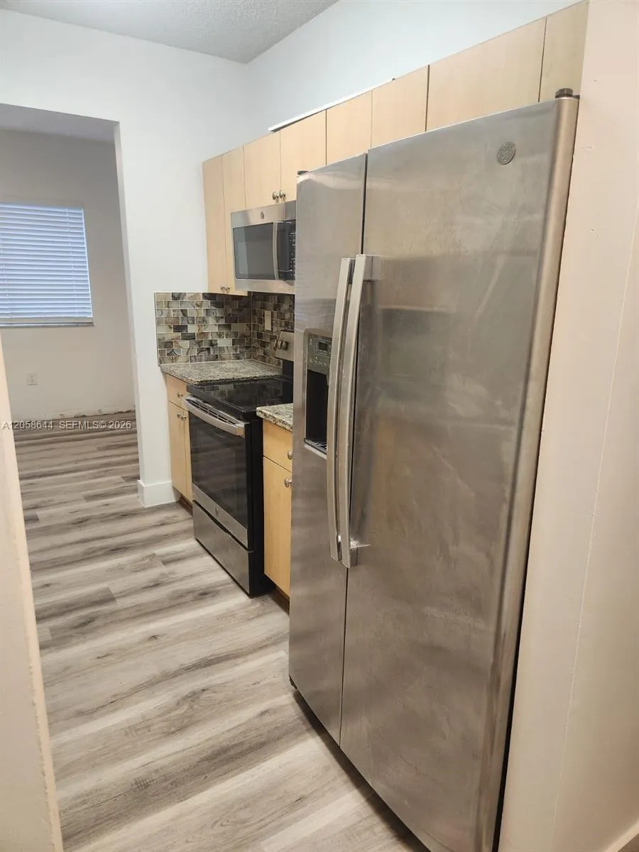 7085 Nova Dr #102 Davie, FL 33317