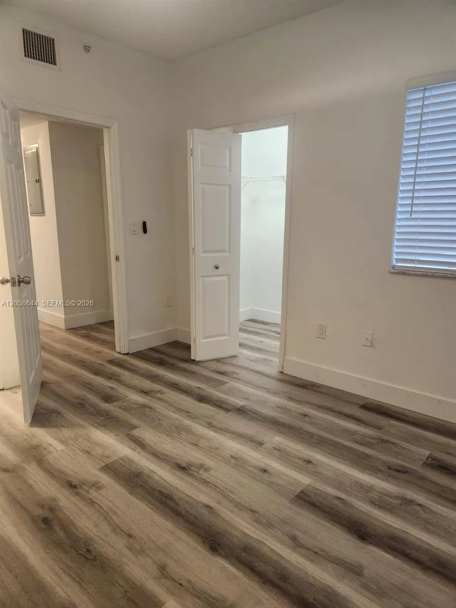 7085 Nova Dr #102 Davie, FL 33317
