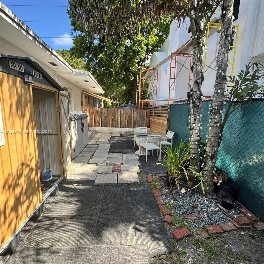 6157 SW 64th St #6157 South Miami, FL 33143