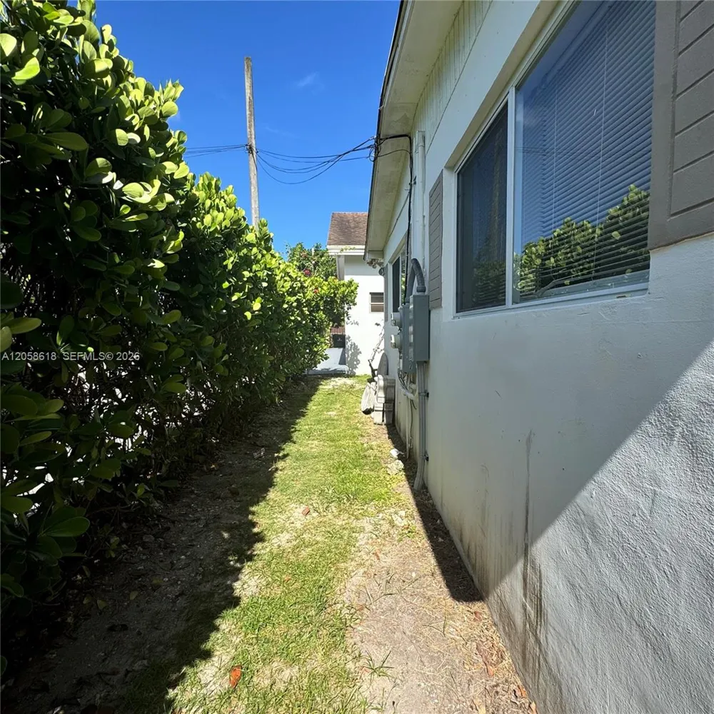 6157 SW 64th St #6157 South Miami, FL 33143