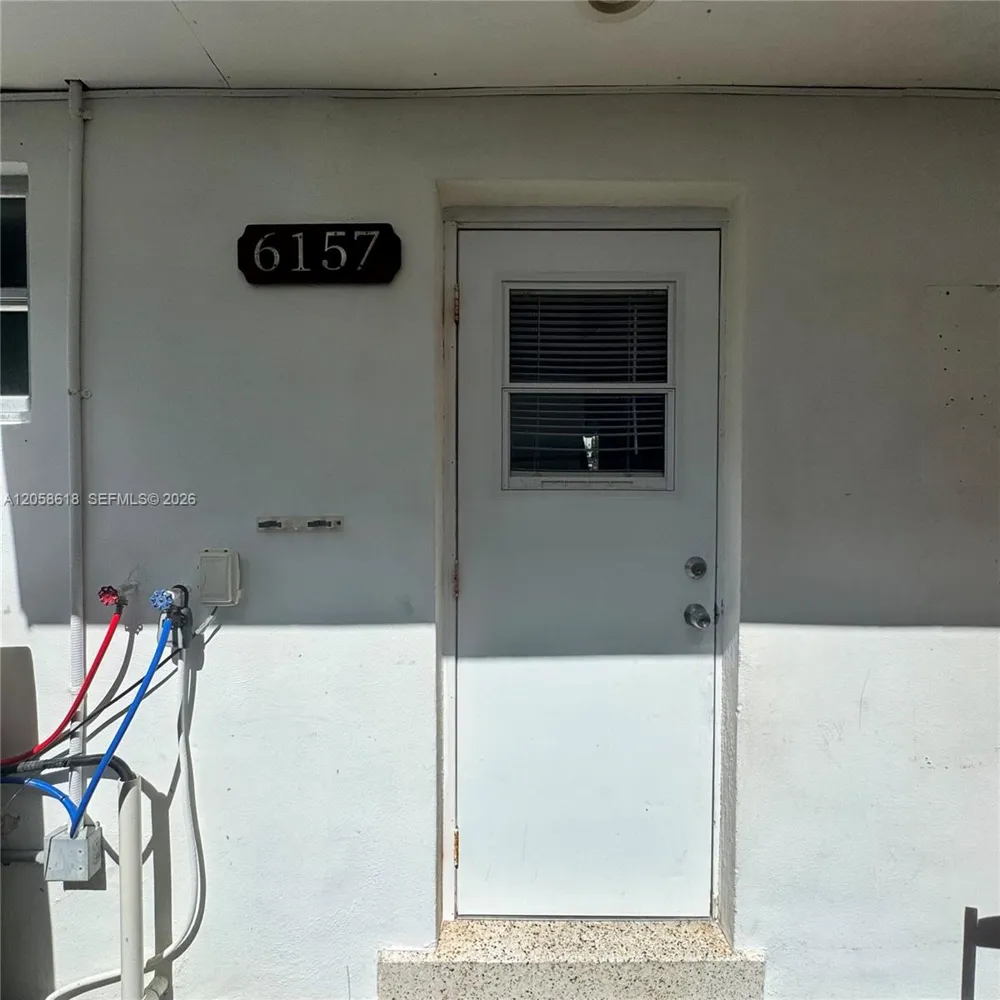6157 SW 64th St #6157 South Miami, FL 33143