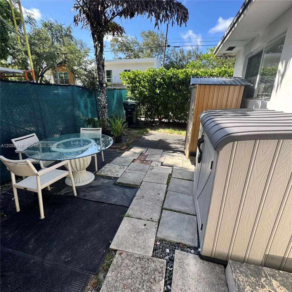 6157 SW 64th St #6157 South Miami, FL 33143