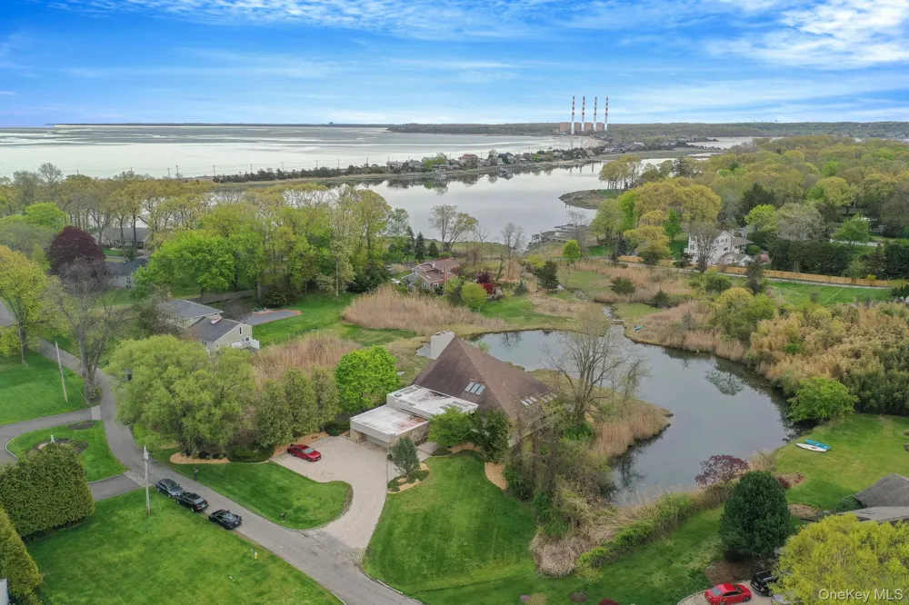 5 Kew Court Northport, NY 11768