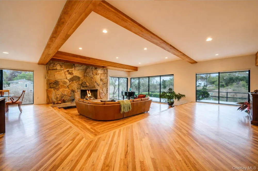 5 Kew Court Northport, NY 11768