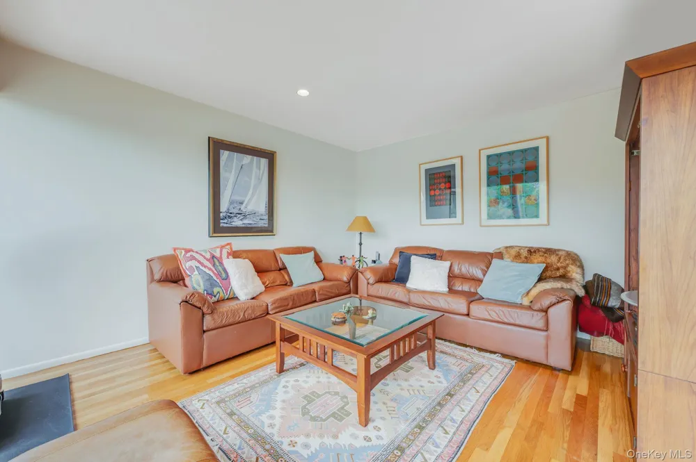 5 Kew Court Northport, NY 11768