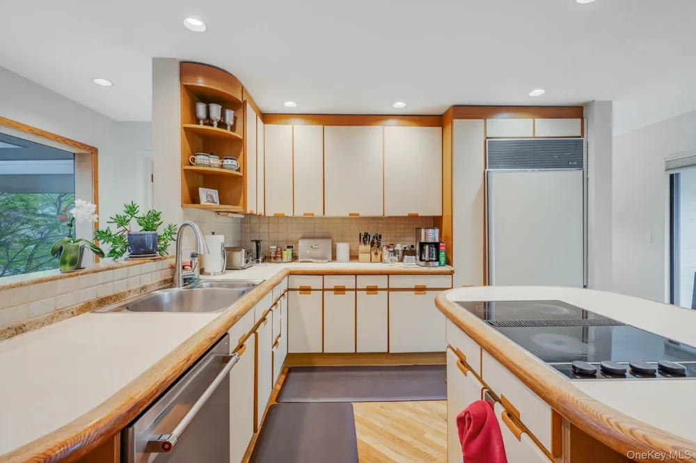 5 Kew Court Northport, NY 11768