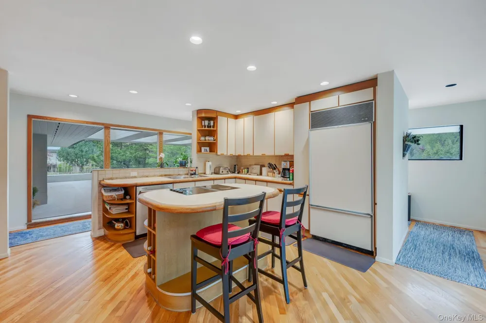 5 Kew Court Northport, NY 11768