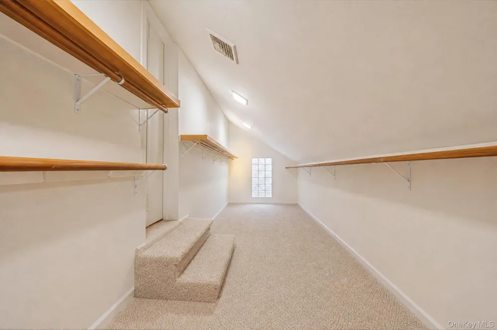 5 Kew Court Northport, NY 11768