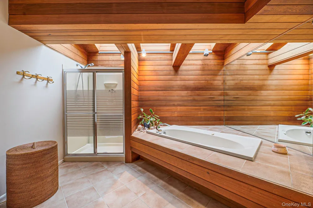 5 Kew Court Northport, NY 11768