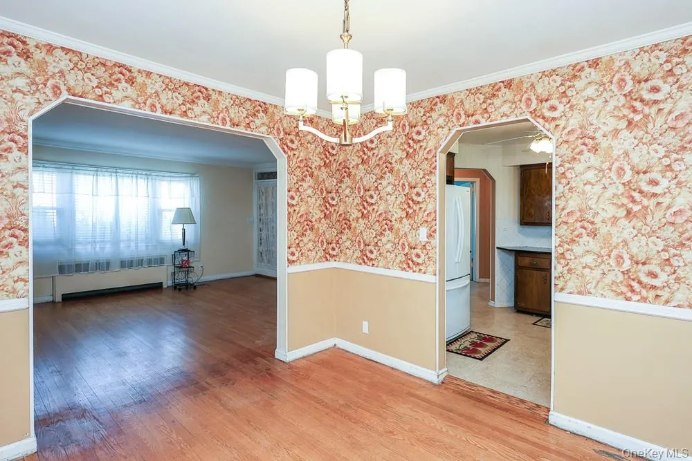 560 6th Street New Hyde Park, NY 11040