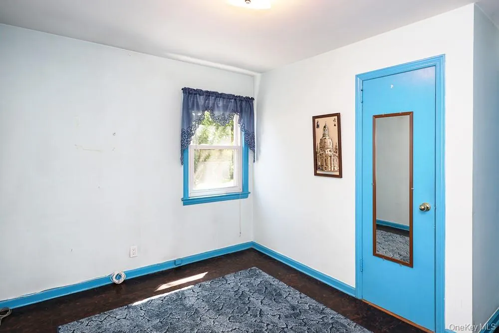 560 6th Street New Hyde Park, NY 11040