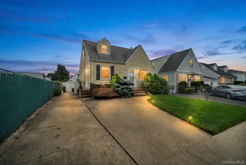 6 Lippold Street