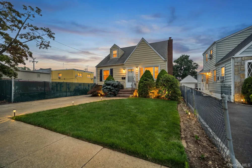 6 Lippold Street Merrick, NY 11566