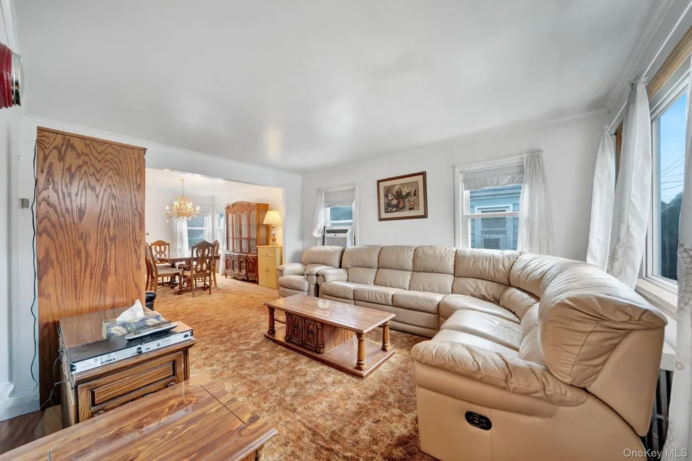 6 Lippold Street Merrick, NY 11566