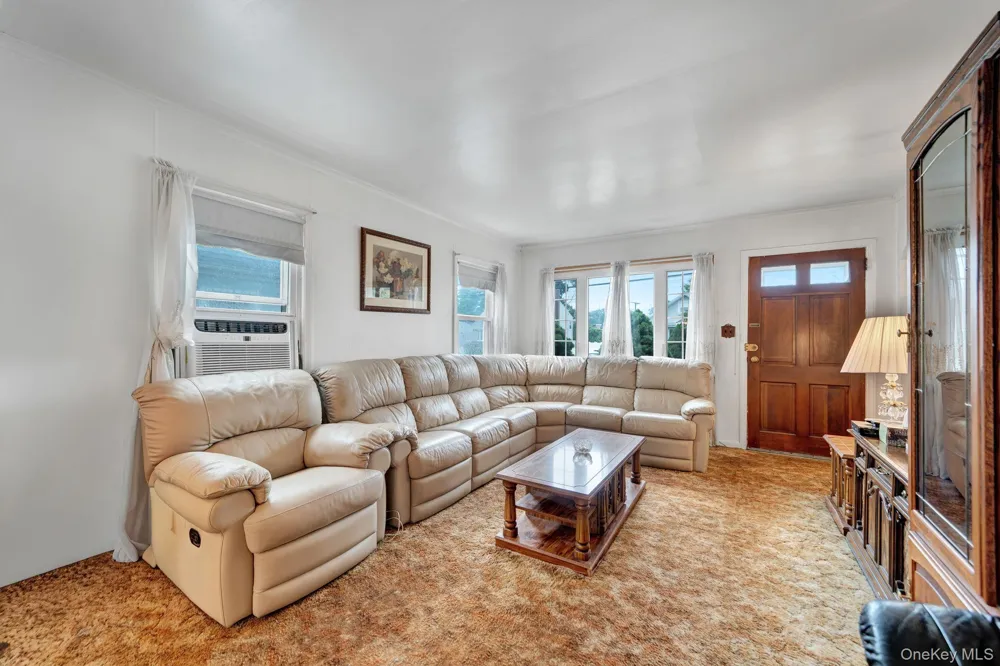6 Lippold Street Merrick, NY 11566