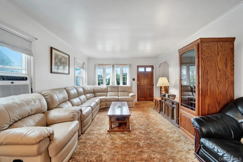 6 Lippold Street Merrick, NY 11566