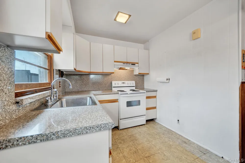 6 Lippold Street Merrick, NY 11566