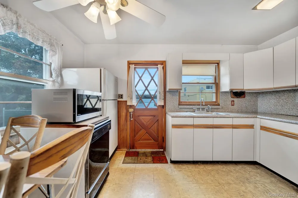6 Lippold Street Merrick, NY 11566