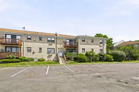 64 W. Sneden Place #64