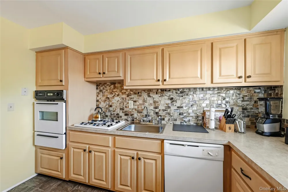 64 W. Sneden Place #64 Spring Valley, NY 10977