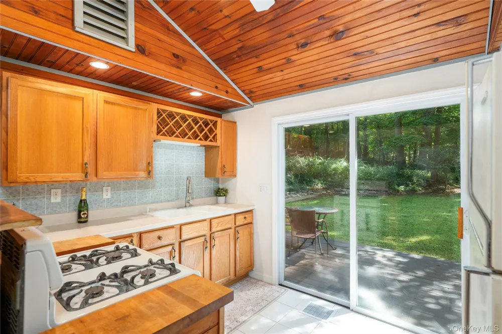 6 Hemlock Trail Court Carmel, NY 10512