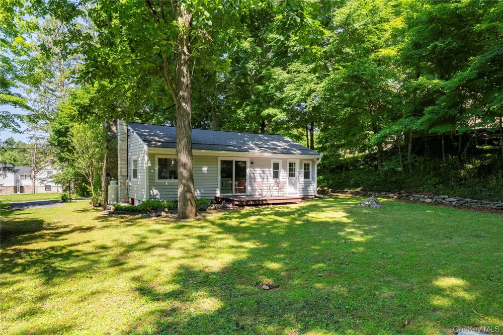 6 Hemlock Trail Court Carmel, NY 10512