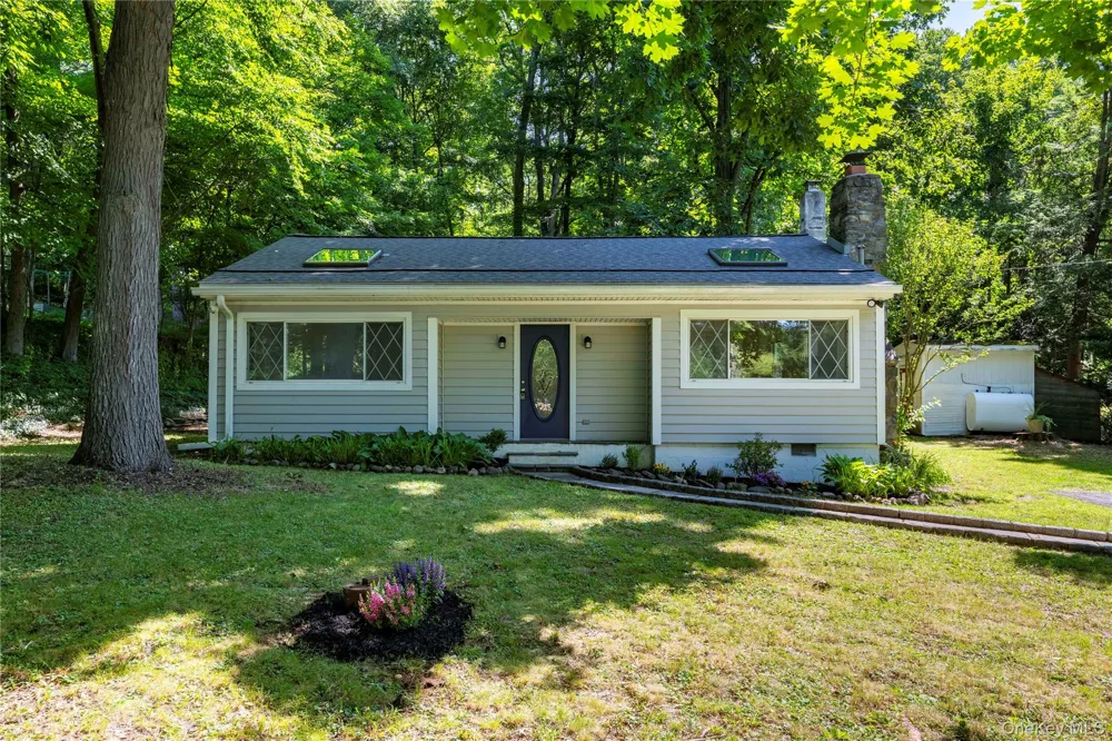 6 Hemlock Trail Court Carmel, NY 10512