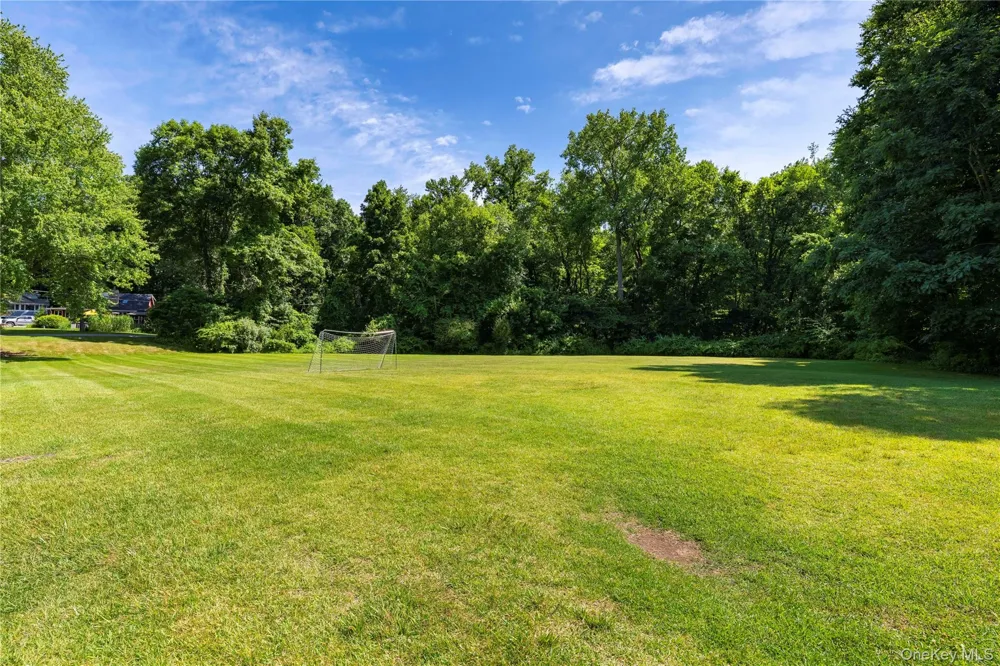 6 Hemlock Trail Court Carmel, NY 10512