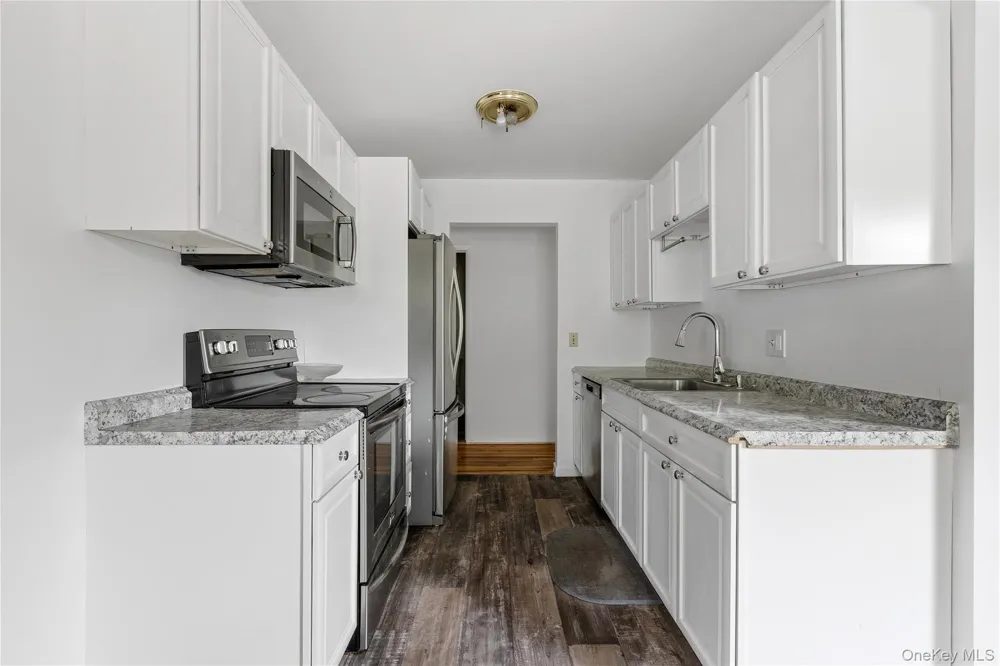 2 Woods End Circle #E Peekskill, NY 10566