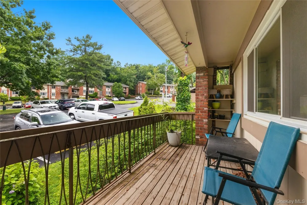 2 Woods End Circle #E Peekskill, NY 10566