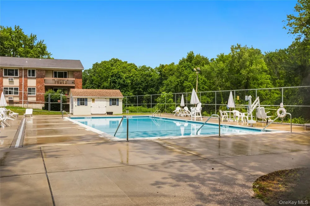 2 Woods End Circle #E Peekskill, NY 10566