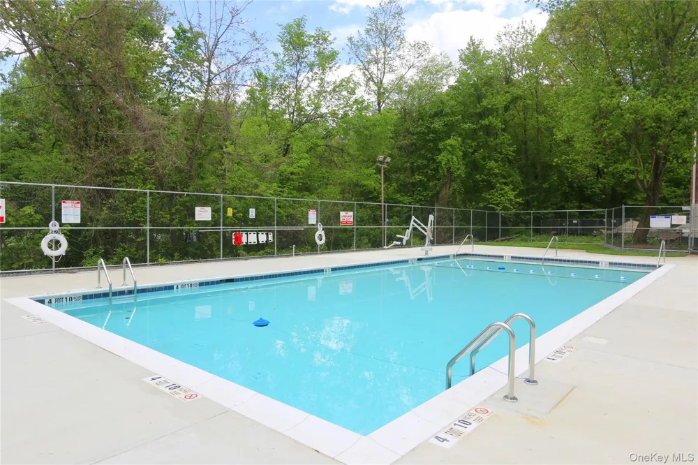 2 Woods End Circle #E Peekskill, NY 10566