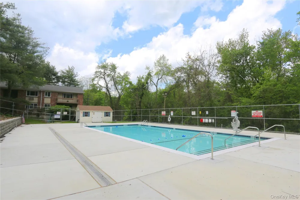 2 Woods End Circle #E Peekskill, NY 10566