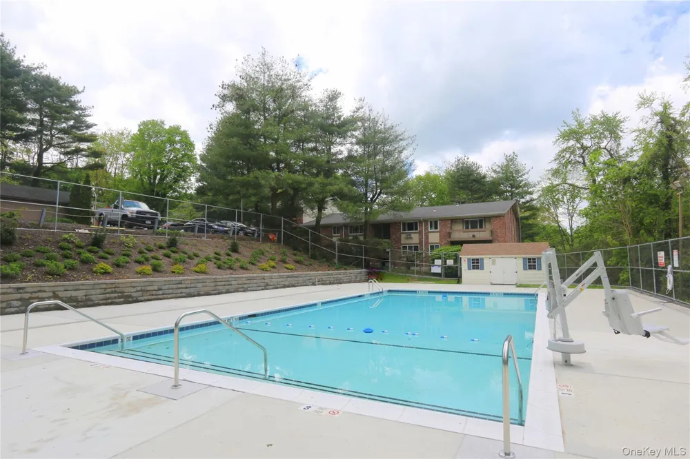2 Woods End Circle #E Peekskill, NY 10566