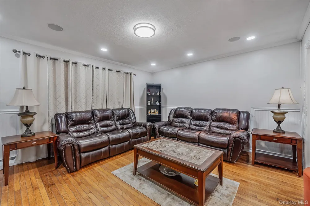 1641 E 3rd Avenue Bay Shore, NY 11706