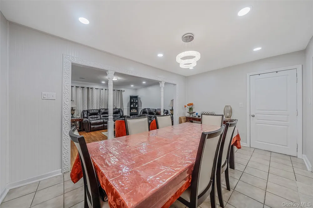 1641 E 3rd Avenue Bay Shore, NY 11706