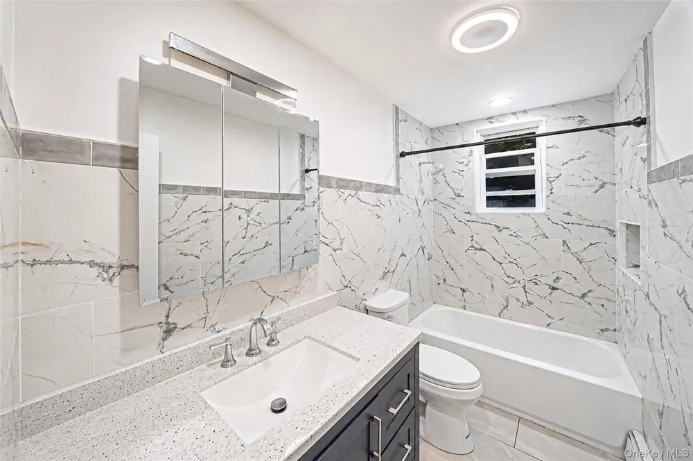 1641 E 3rd Avenue Bay Shore, NY 11706