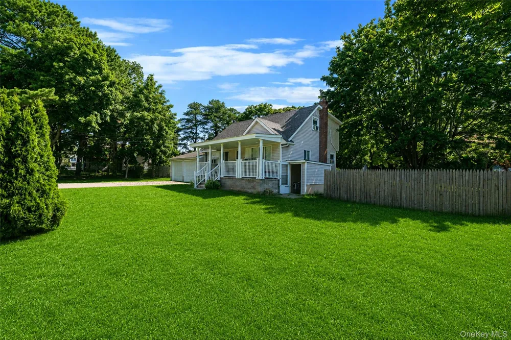 1641 E 3rd Avenue Bay Shore, NY 11706